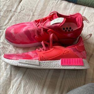 Pink camo adidas boost 26